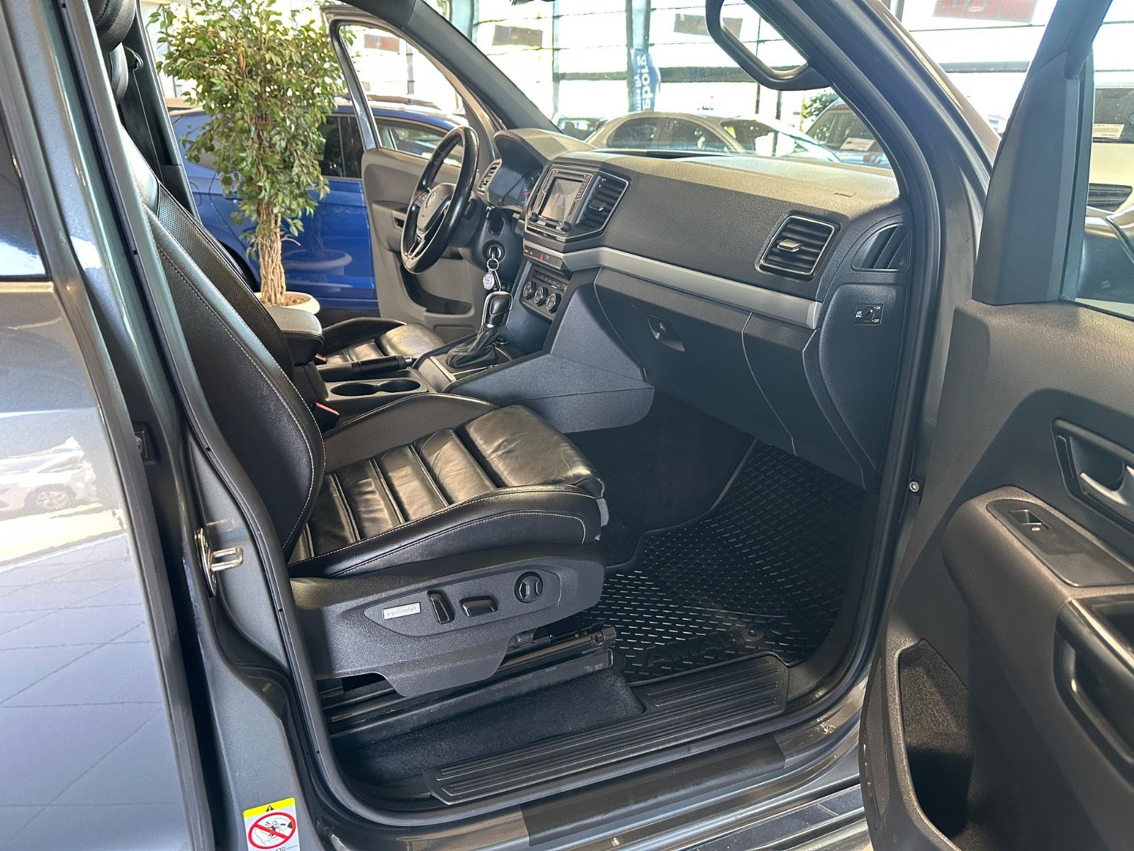 Grå VW Amarok fra 2019