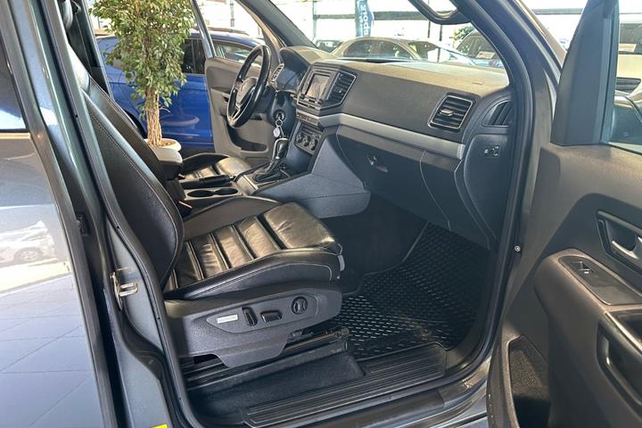 Grå VW Amarok fra 2019