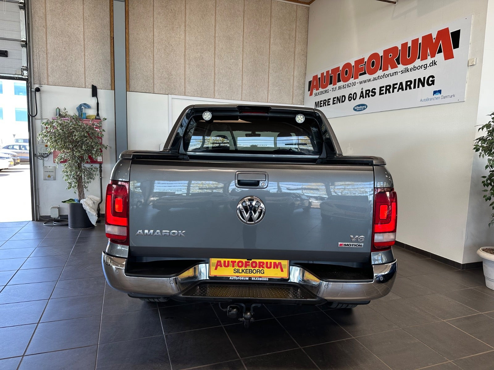 Grå VW Amarok fra 2019