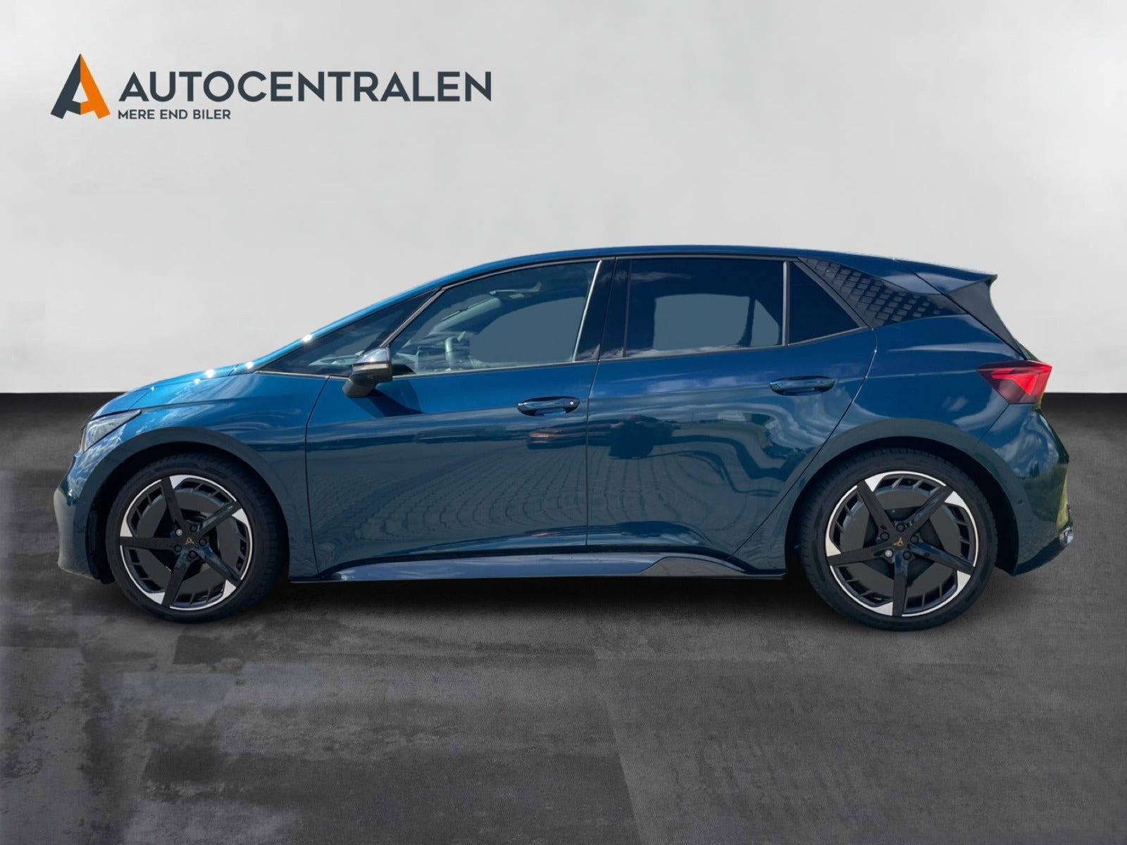 Blå Cupra Born fra 2025