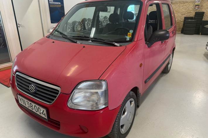 Rød Suzuki Wagon R+ fra 2002