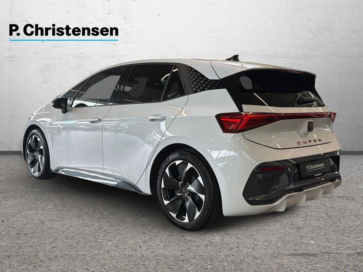 Hvid Cupra Born fra 2024
