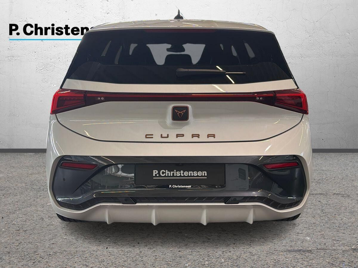 Hvid Cupra Born fra 2024