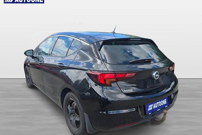 Sort Opel Astra fra 2020
