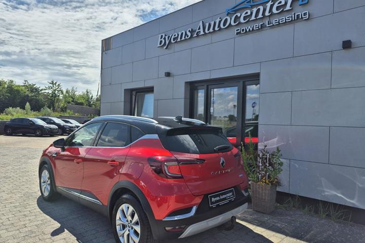 Rød Renault Captur fra 2020