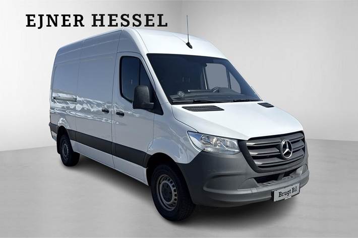 Hvid Mercedes Sprinter 317 fra 2023