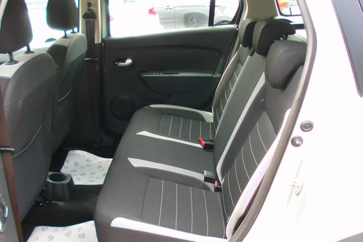 Sølv Dacia Logan fra 2020