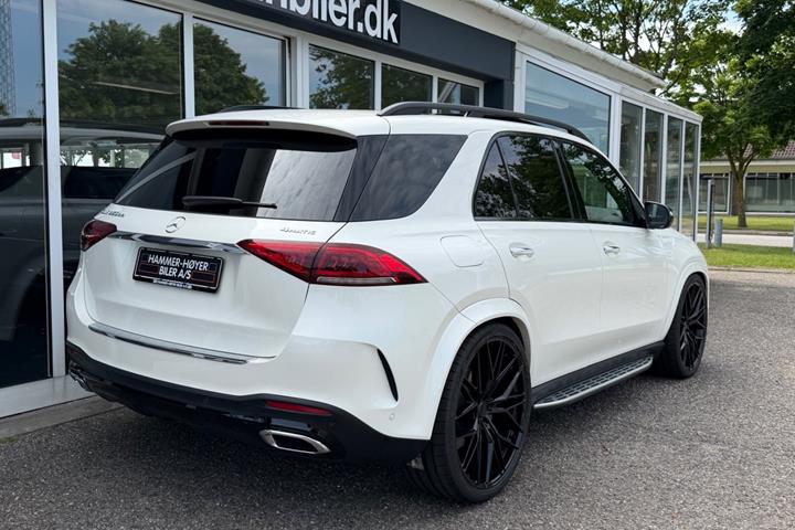 Hvid Mercedes GLE350 de fra 2023