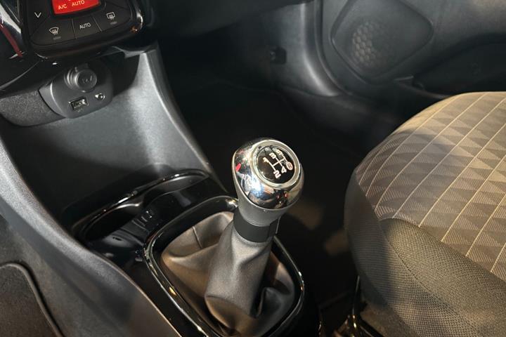 Sort Peugeot 108 fra 2020