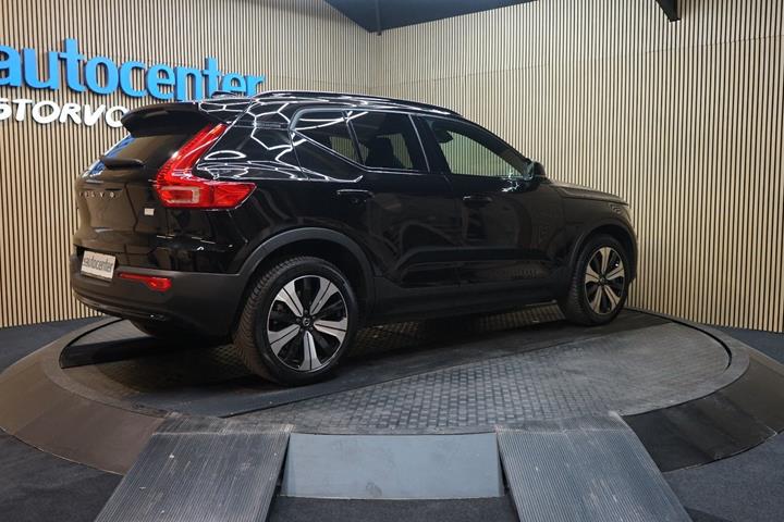 Sort Volvo XC40 fra 2023