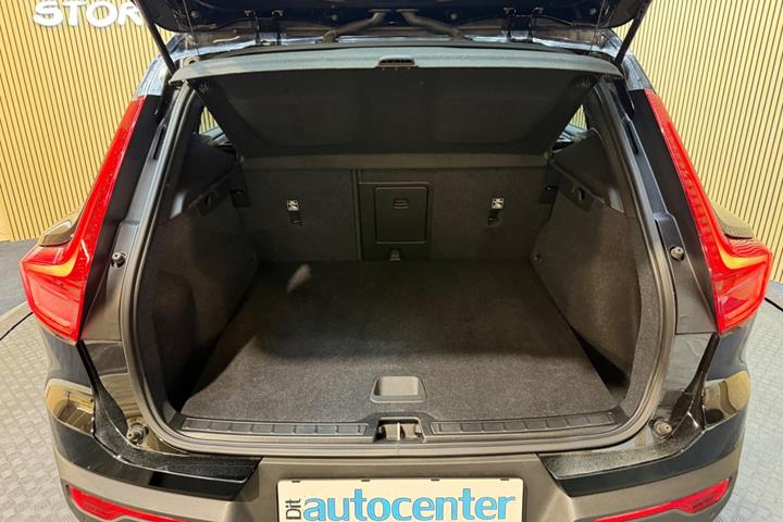 Sort Volvo XC40 fra 2023