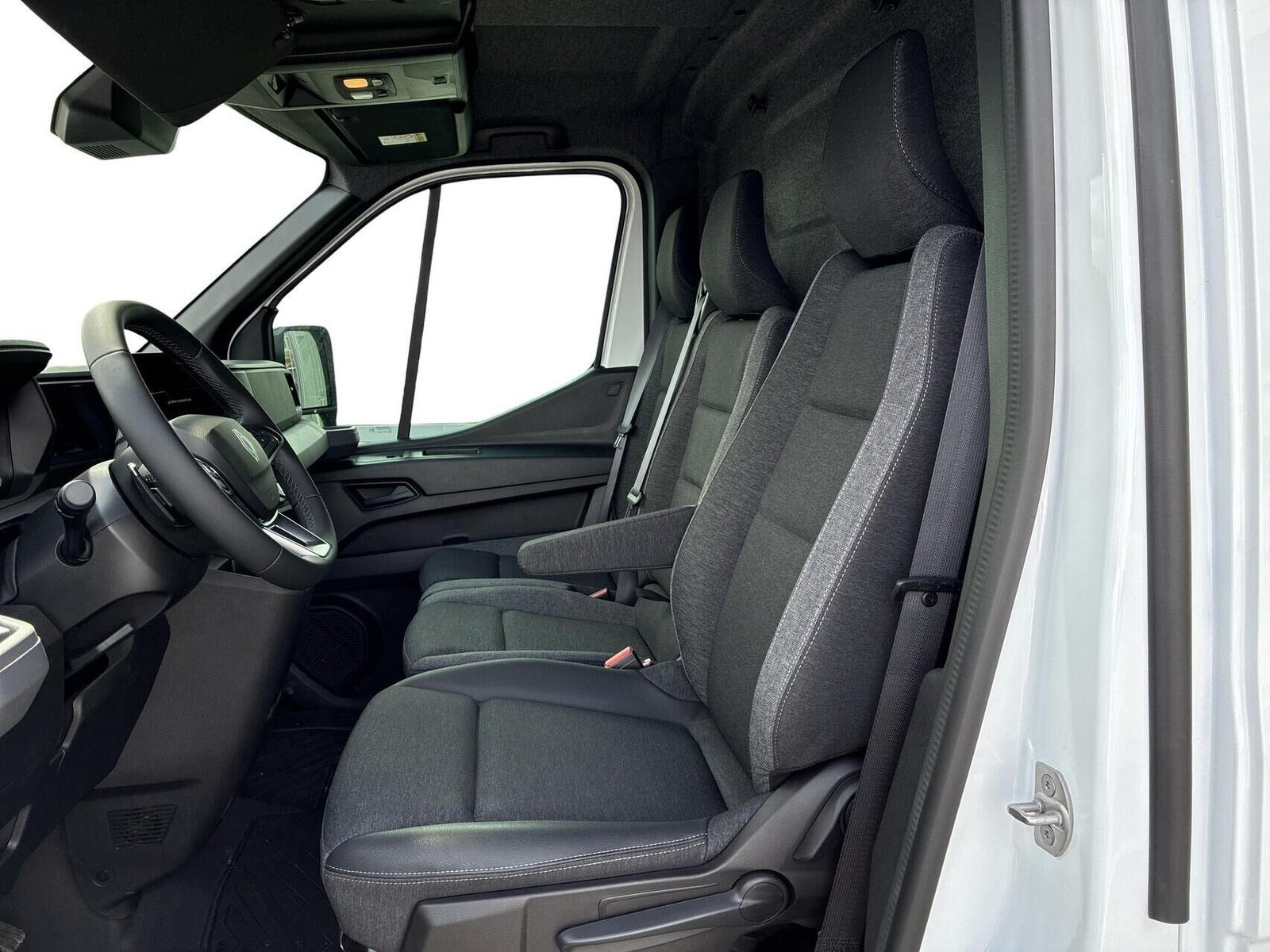 Hvid Renault Master V T35 fra 2026
