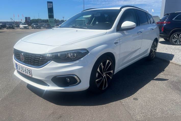 Hvid Fiat Tipo fra 2017