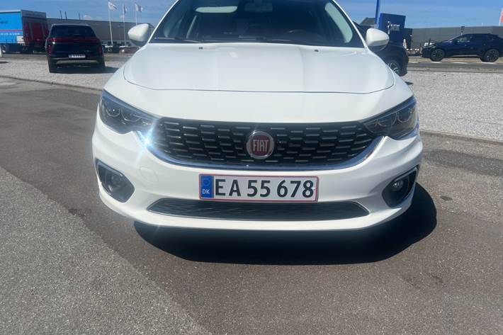 Hvid Fiat Tipo fra 2017