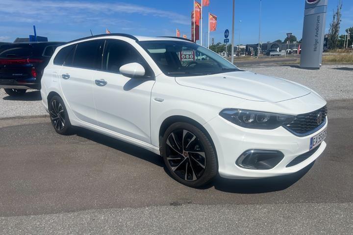 Hvid Fiat Tipo fra 2017
