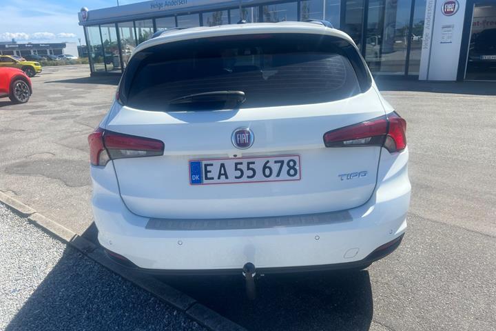 Hvid Fiat Tipo fra 2017