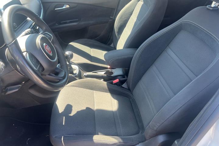 Hvid Fiat Tipo fra 2017