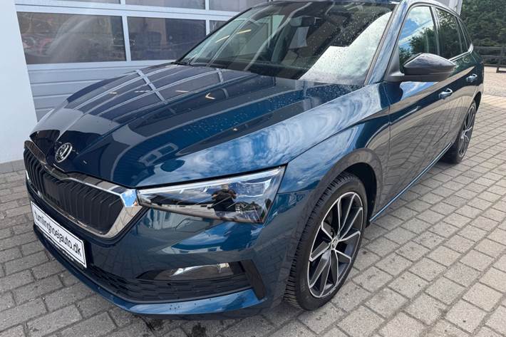 Blå Skoda Scala fra 2020