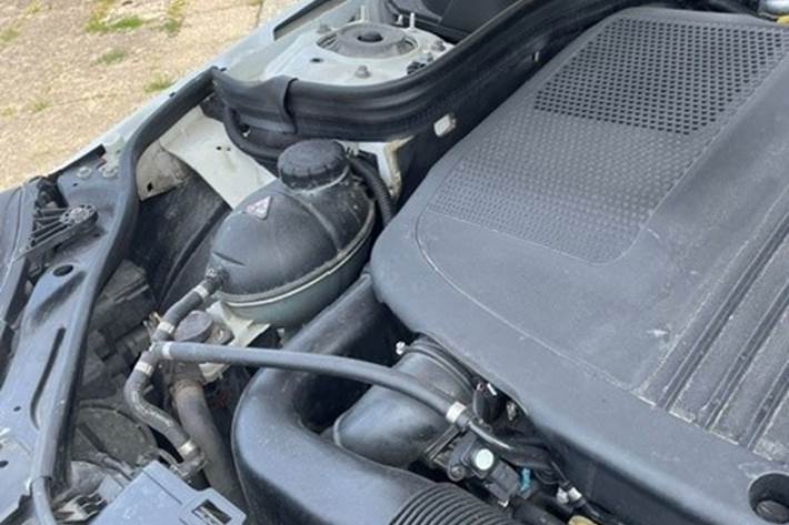 Hvid Mercedes E200 fra 2012