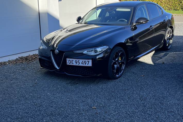 Sort Alfa Romeo Giulia fra 2017