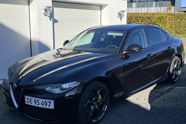 Sort Alfa Romeo Giulia fra 2017