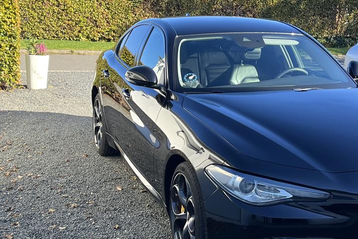 Sort Alfa Romeo Giulia fra 2017