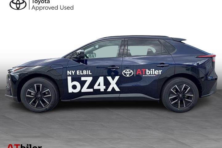 Blå Toyota BZ4X fra 2026