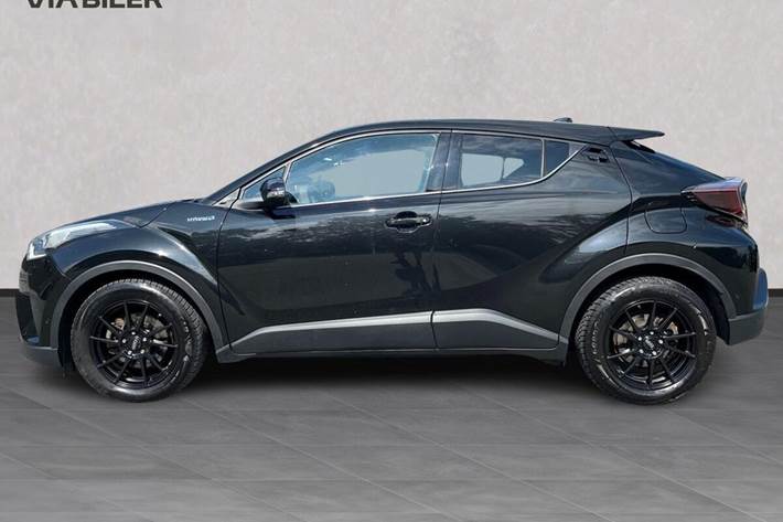 Sort Toyota C-HR fra 2017