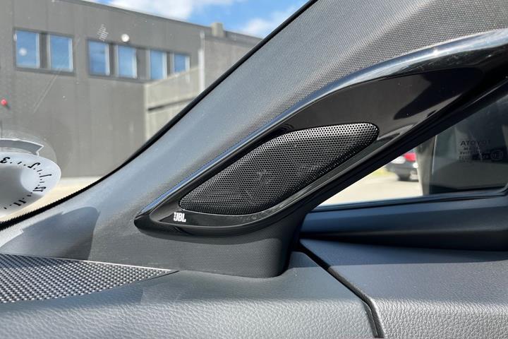 Sort Toyota C-HR fra 2017