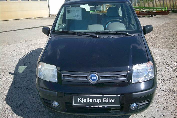 Gul Fiat Panda fra 2005