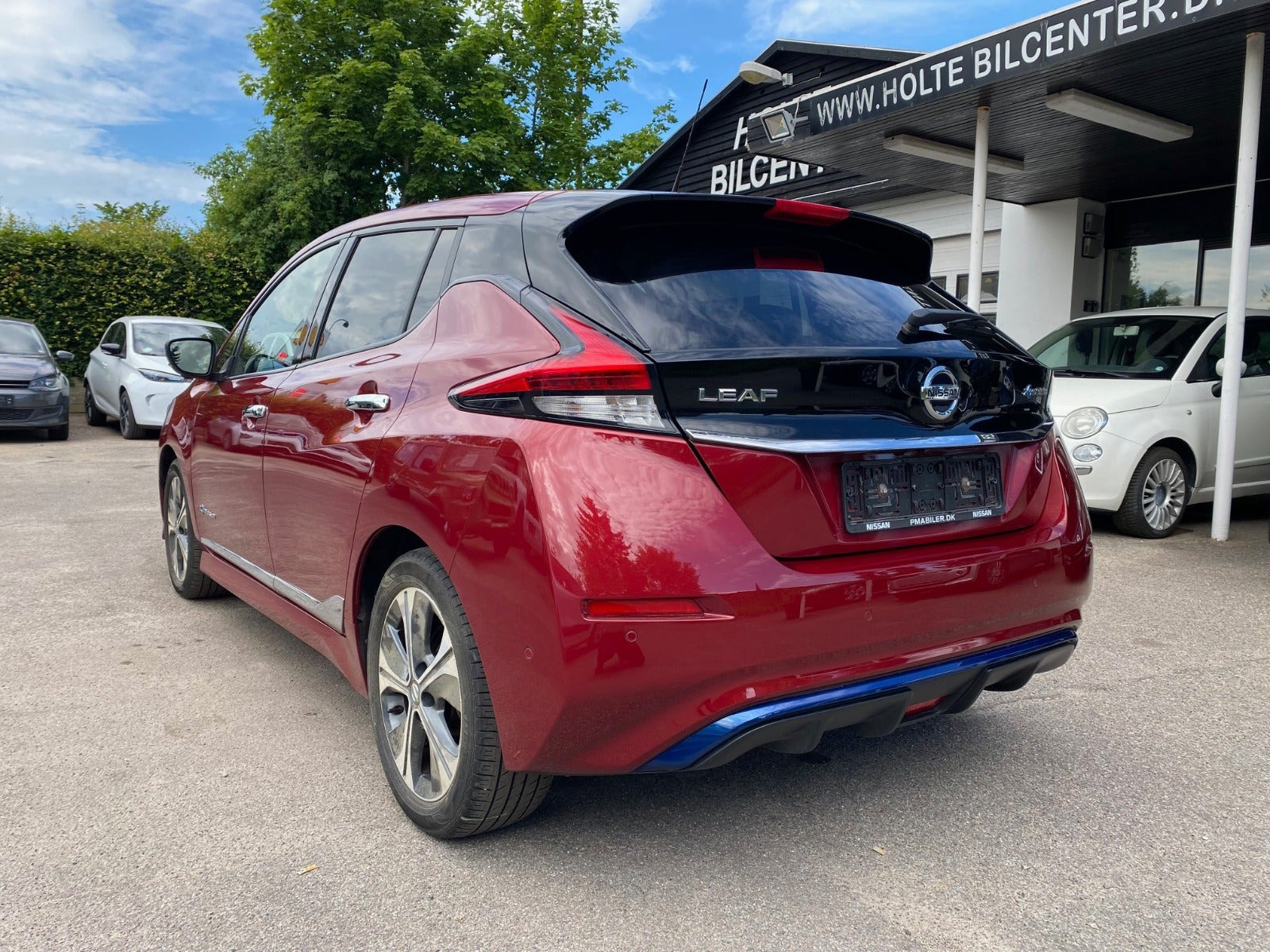 Rød Nissan Leaf fra 2018
