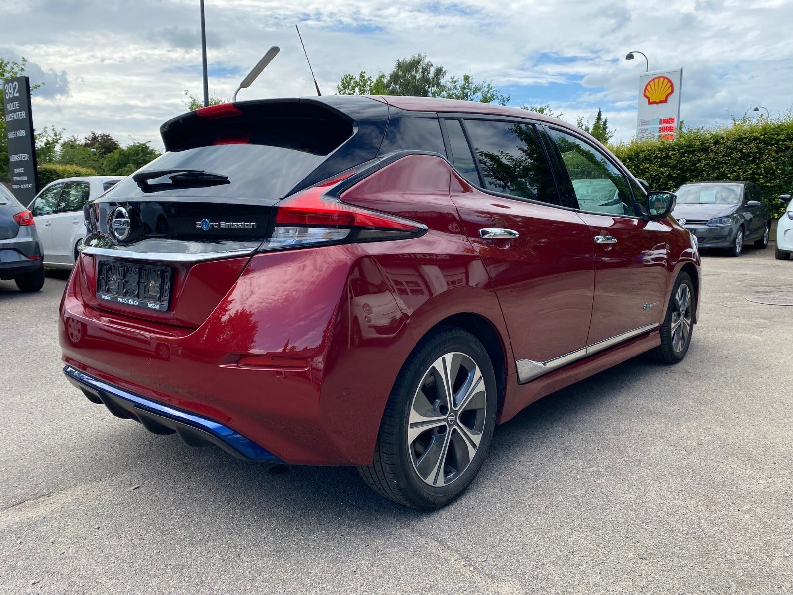 Rød Nissan Leaf fra 2018