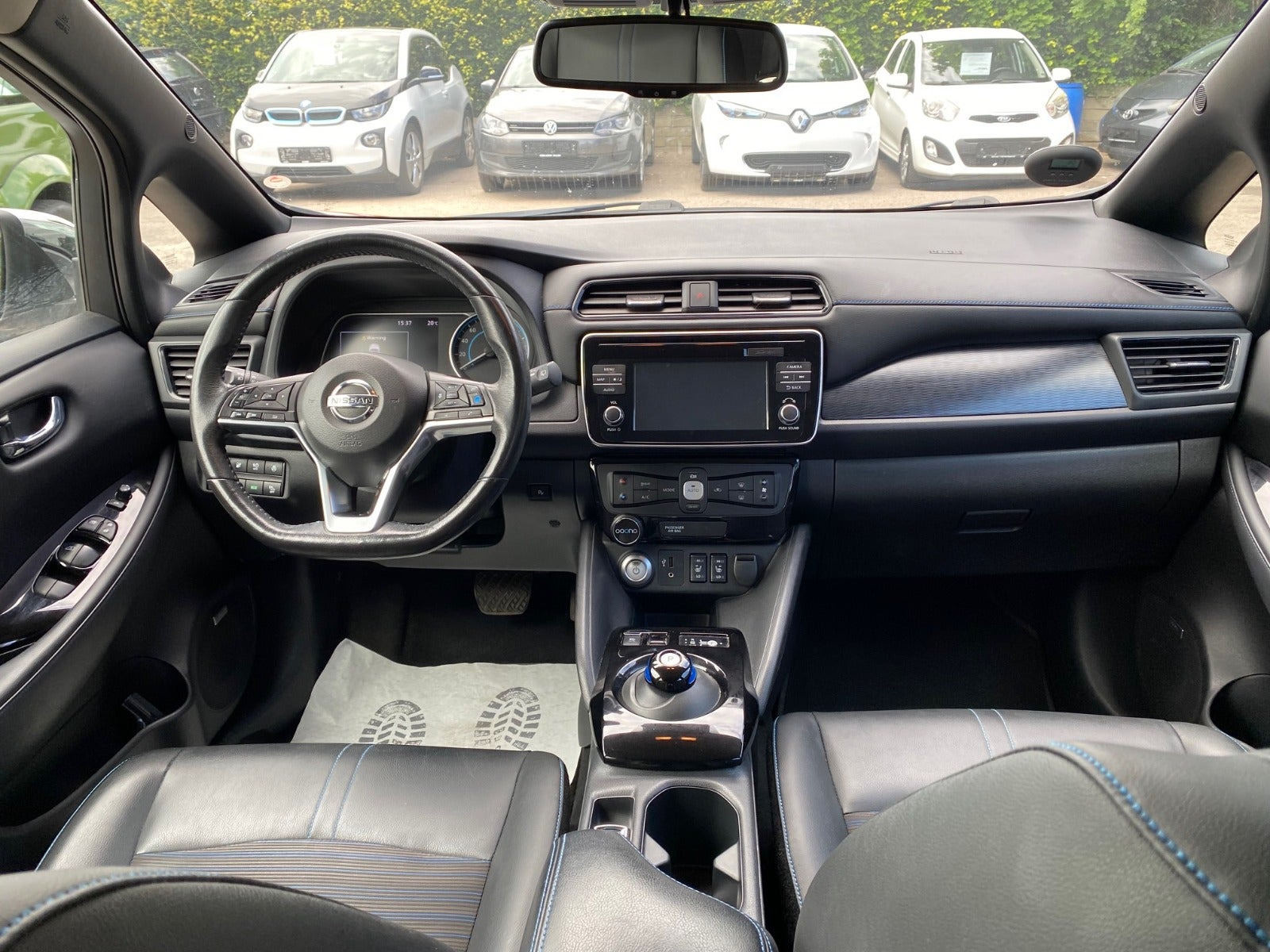 Rød Nissan Leaf fra 2018