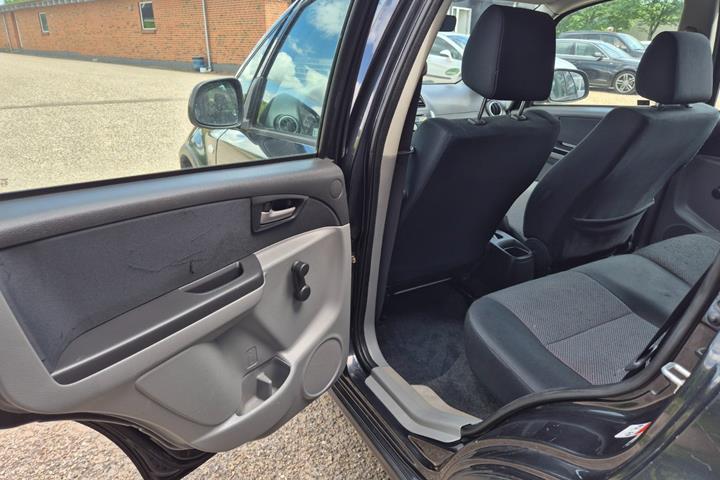 Grøn Suzuki SX4 fra 2006