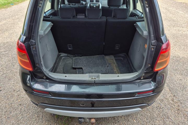 Grøn Suzuki SX4 fra 2006