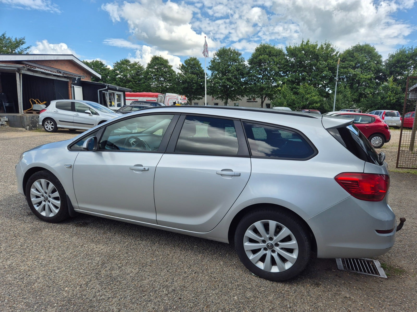 Grøn Opel Astra fra 2012