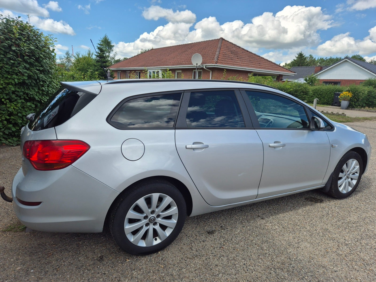 Grøn Opel Astra fra 2012