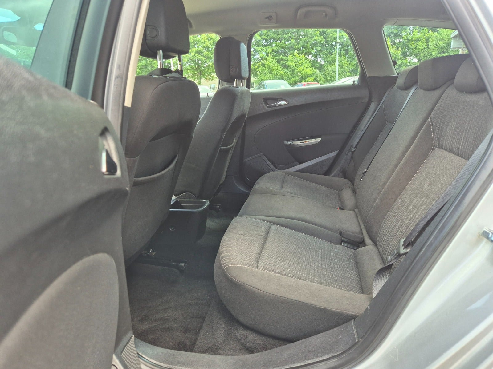 Grøn Opel Astra fra 2012