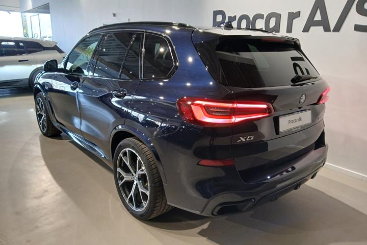 Sort BMW X5 fra 2022