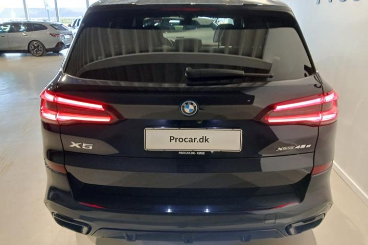 Sort BMW X5 fra 2022