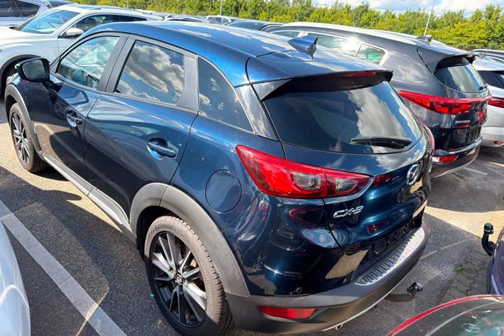 Blå Mazda CX-3 fra 2017