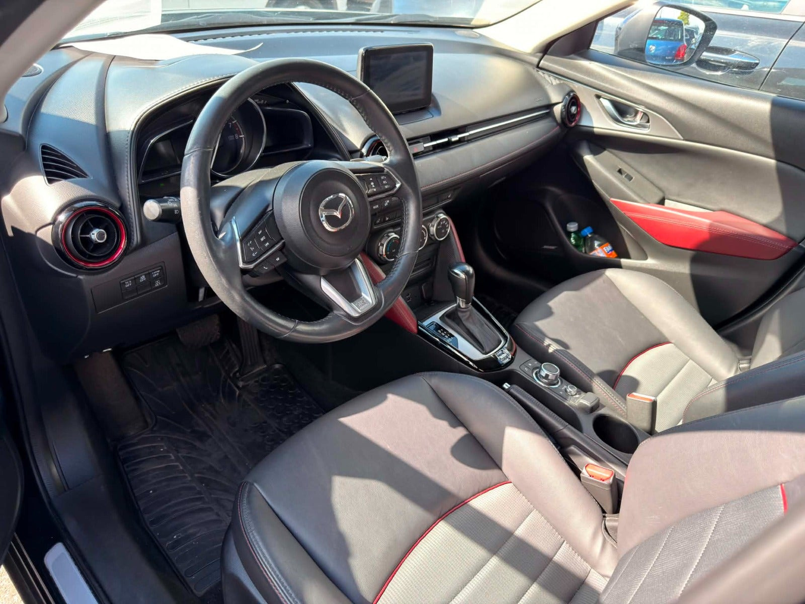 Blå Mazda CX-3 fra 2017