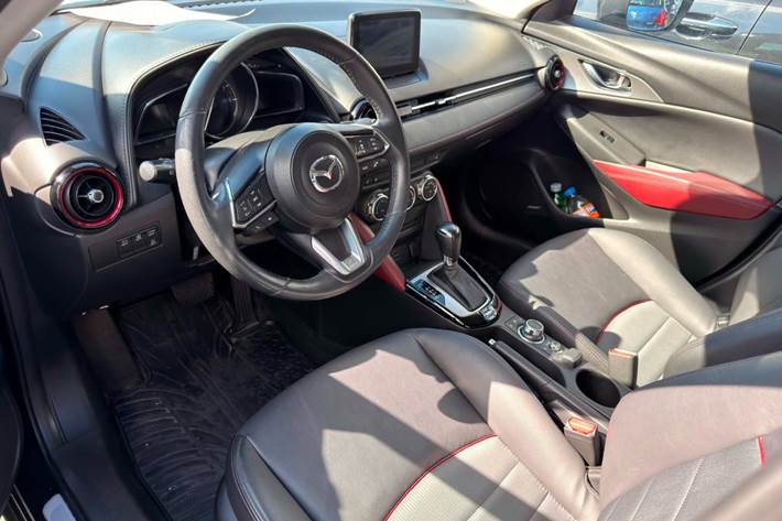Blå Mazda CX-3 fra 2017