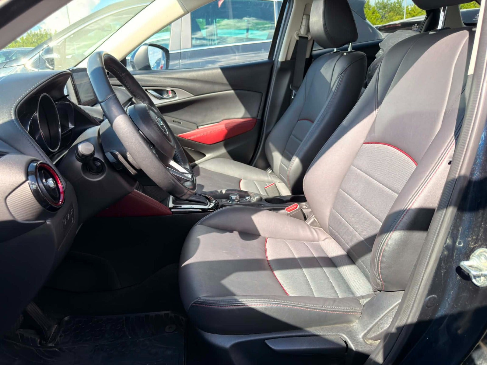 Blå Mazda CX-3 fra 2017