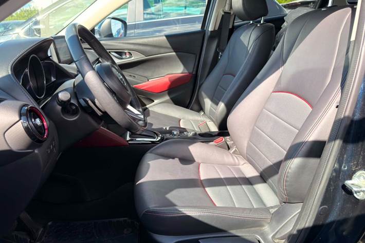 Blå Mazda CX-3 fra 2017