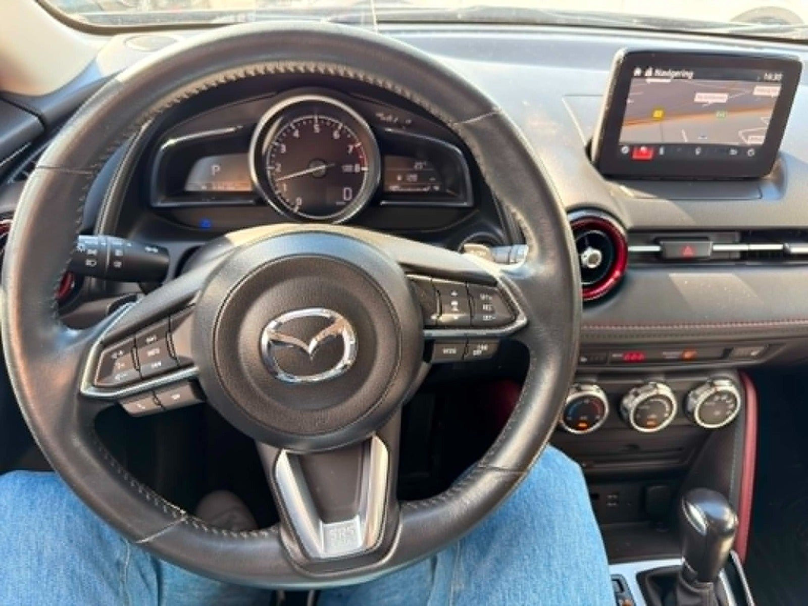 Blå Mazda CX-3 fra 2017