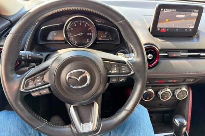 Blå Mazda CX-3 fra 2017