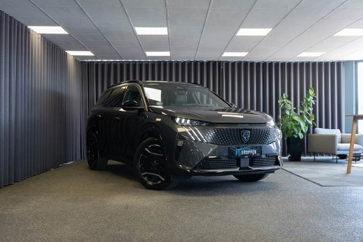 Sort Peugeot e-5008 fra 2024