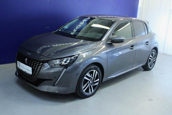 Grå Peugeot 208 fra 2021