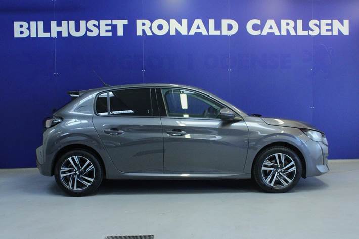 Grå Peugeot 208 fra 2021